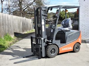 Електричний навантажувач SMITH XE25A 2500 кг 300 см